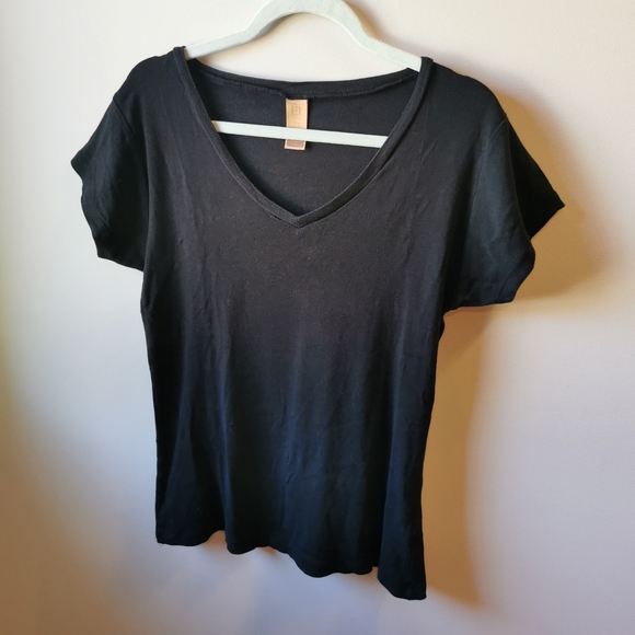 Long Elegant Legs - Medium V neck Tshirt - Picture 2 of 4